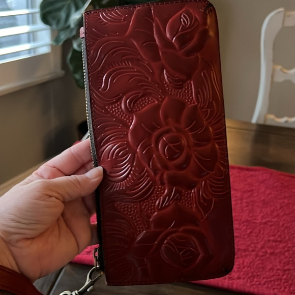 NWOT Patricia Nash Wristlet - Picture 8 of 8